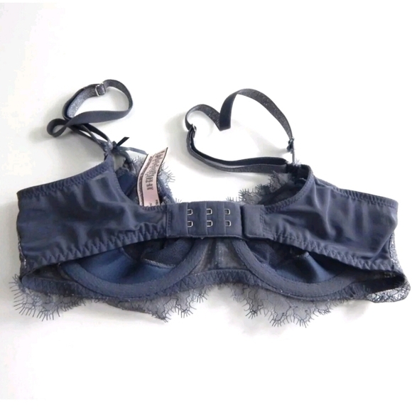 Victoria's Secret Push Up Without Padding Bra - Picture 2 of 4